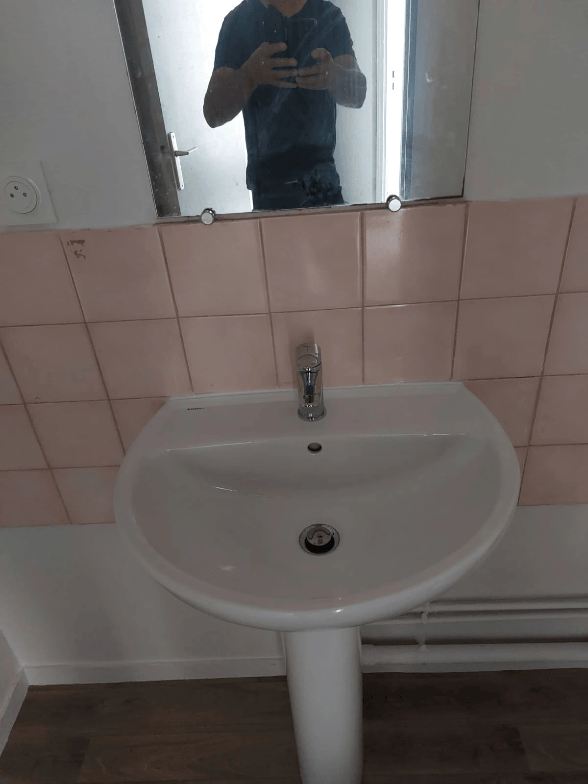 Lavabo posé par Agir Elec